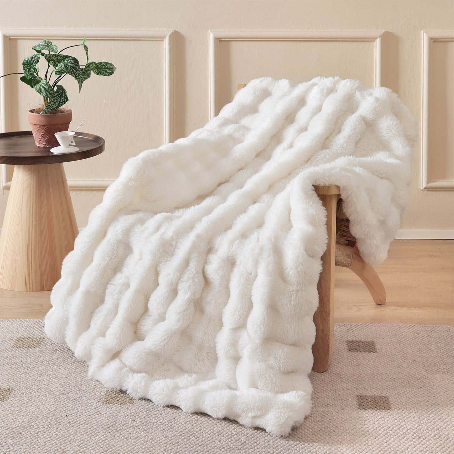 CloudLuxe™ - Plush Throw Blanket