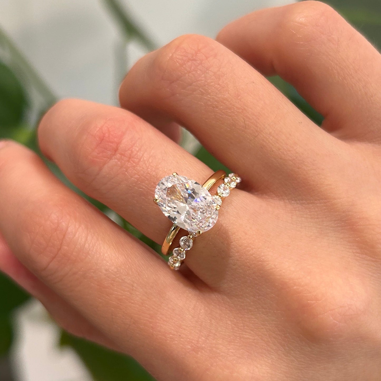 LumiVow™ - Oval Halo Ring Set