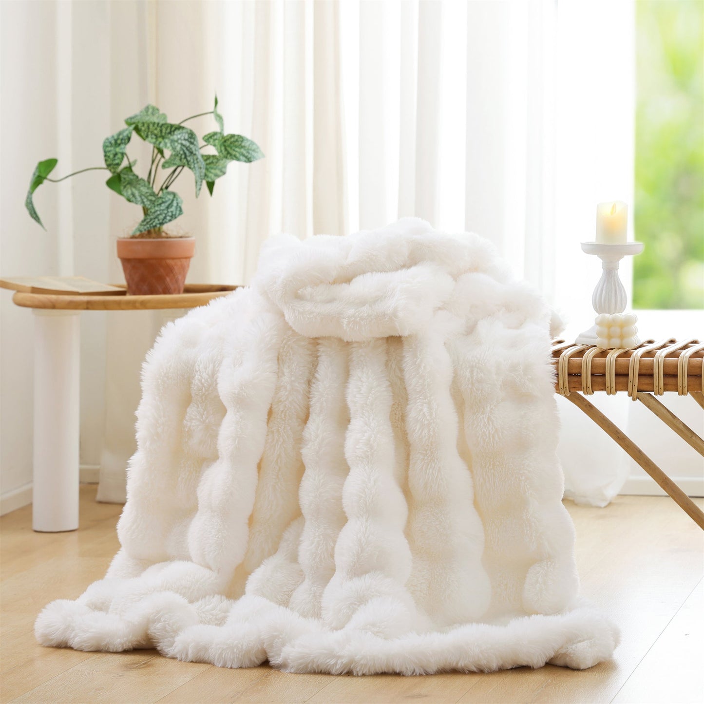 CloudLuxe™ - Plush Throw Blanket