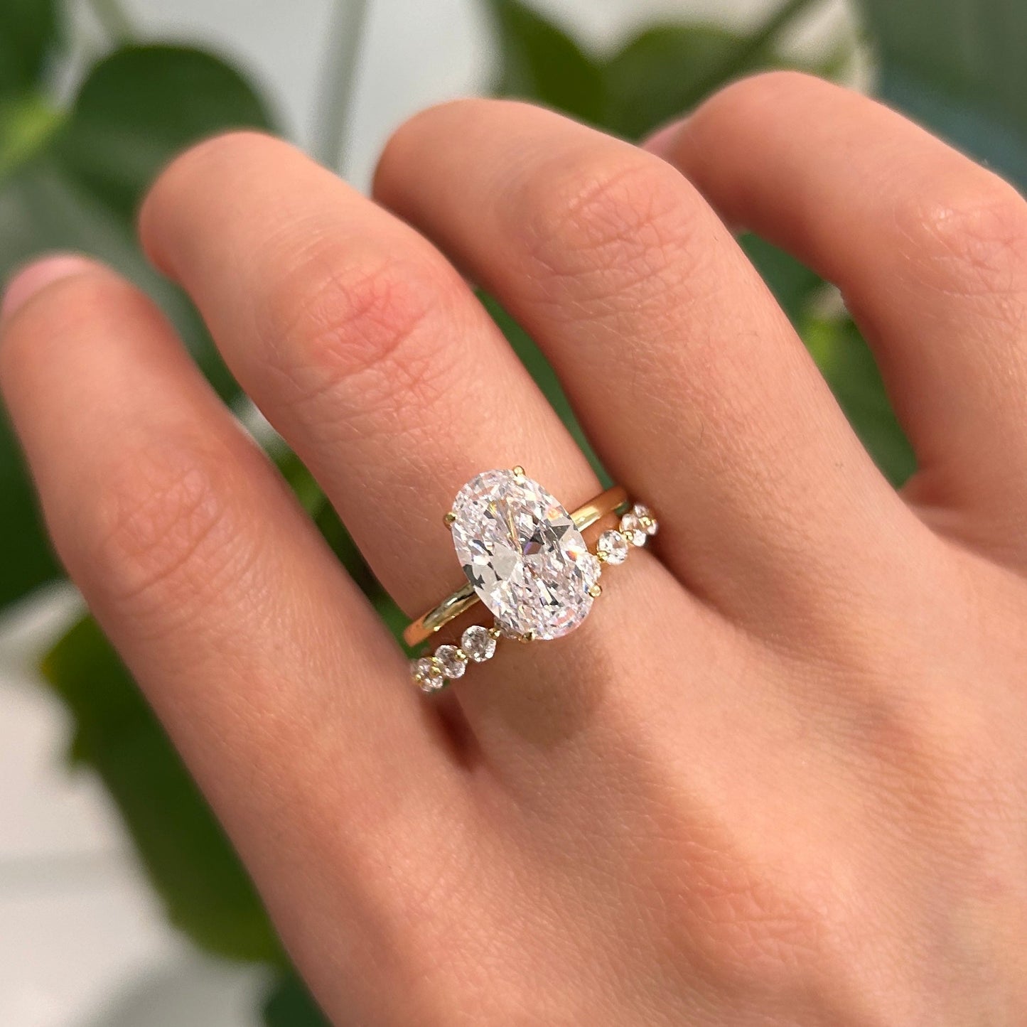 LumiVow™ - Oval Halo Ring Set